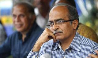 आपत्तिजनक टिप्पणी के लिए प्रशांत भूषण ने माफी मांगी, ट्वीट की राधा-कृष्ण की तस्वीर