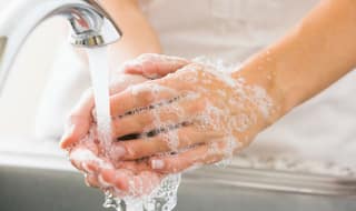 Global Handwashing Day 2020: Sharing Personal Hygiene Products in the Family Can Make You Prone to Infections