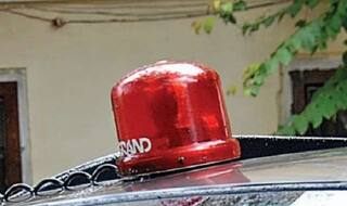 Centre cracks down on VVIP culture, bans use of red beacon cars