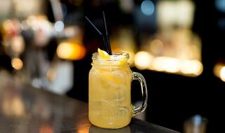 DIY Cocktail Recipe: How to make whisky and wine cocktail Saffron Leisure (Watch Video)