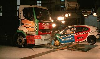 रेनो डस्टर क्रैश टेस्ट में हुई फेल, मिला जीरो स्टार