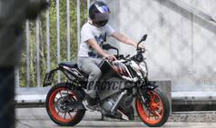 KTM E-Duke based on Duke 390 spied testing in Austria
