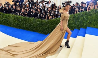 MET Gala 2017: Priyanka Chopra wows with trench coat gown but Twitterati equate it to Swacch Bharat Abhiyan!