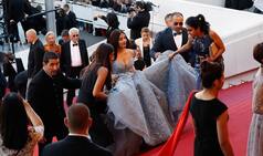 Aishwarya Rai Bachchan appeared at 70th Cannes in a beautiful ballroom gown, but did you notice her battalion? (Watch Video)