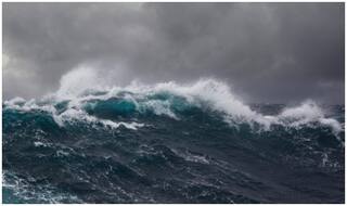 ओडिशा और पश्चिम बंगाल में चक्रवाती तूफान की चेतावनी, तेज हवा और बारिश से जनजीवन अस्त-व्यस्त