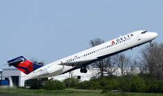 In latest airline video, Delta boots family from flight