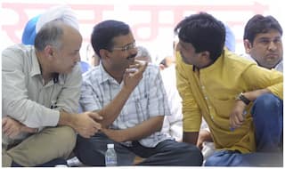 तूफान में फंसी AAP की कश्ती, क्या टूट रहा है केजरीवाल का वो सपना?