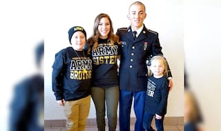 19-year-old soldier returns to family for the weekend thanks to a stranger who paid $350 for his plane ticket!