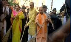 Following UP's poor performance in Swachh Survekshan 2017, Yogi Adityanath wields broom in Lucknow streets