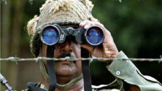 पंजाब: BSF ने जासूसी के शक में एक युवक को किया अरेस्ट, पाकिस्तानी फोन नंबर वाला मोबाइल बरामद