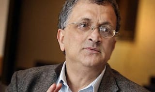 Ramchandra Guha slams Dhoni and Gavaskar, backs Kumble in his letter to CoA head