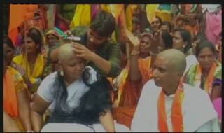 Shiv Sena leaders shave off head in support of farmers protesting in Beed