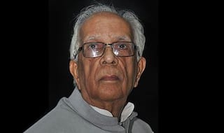 Bengal Governor Meets Assaulted Doctor, Summons CM to Discuss Issue