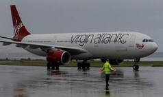 42 passengers jump off Virgin Atlantic after threatening note found on plane