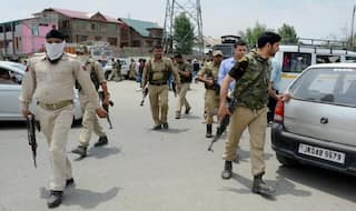 Jammu And Kashmir Police Refutes Reports of Manhandling Top Valley Politicians