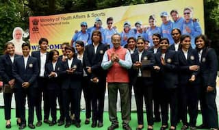 भारतीय महिला क्रिकेट टीम सम्मानित, हर खिलाड़ी को मिला 50-50 लाख रुपये का इनाम