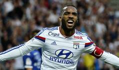 Alexandre Lacazette Completes Arsenal Medical Ahead of Club-Record Move