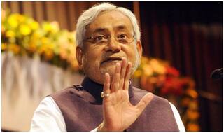 Bihar CM Nitish Kumar Evades Questions on Encephalitis Deaths | Watch