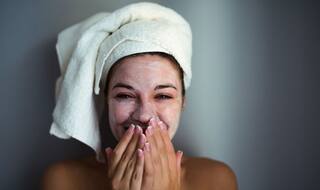 3 DIY Whisky Face Masks To Get Glowing Skin at Home!