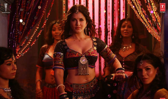 700px x 415px - Sunny Leone Looks Sizzling Hot In The New Baadshaho Song 'Piya More' With Emraan  Hashmi | India.com