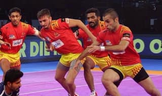 Gujarat Fortunegiants vs U Mumba PKL 5: Gujarat Thrash Mumbai 39-21