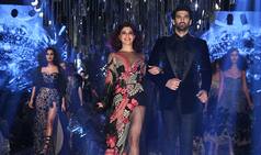 Lakme Fashion Week Grand Finale 2017: Aditya Roy Kapur and Jacqueline Fernandez Dazzle The Ramp In Manish Malhotra's Creation