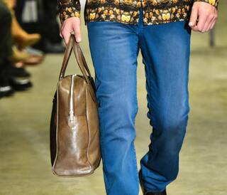 इस राज्य के सरकारी दफ्तर का नया फरमान, फेंटेड जींस-टीशर्ट पहनकर नहीं आ सकते ऑफिस