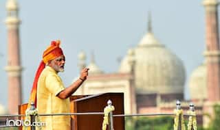 75th Independence Day: लाल किले पर तिरंगा फहराएंगे प्रधानमंत्री मोदी, पहली बार हेलीकॉप्टरों से होगी पुष्प वर्षा