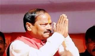Jharkhand CM Raghubar Das Flouts Traffic Rule on Diwali, Rides Scooter Without Helmet