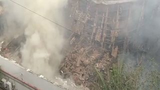 Fire Breaks Out in Slums Near Jamia Nagar, Fire Tenders Rushed to the Spot