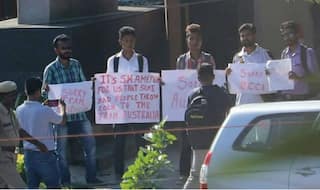 Some True Indian Fans Lined-up & Made a Great Gesture Following 'Bus Attack    on Australian Team
