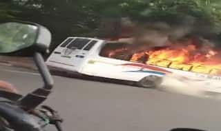 Delhi: School Bus Catches Fire Near Dhaula Kuan, 30 Students Evacuated
