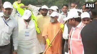 Yogi Adityanath Leads Cleanliness Drive at Taj Mahal; Wields Broom, Sweeps Area Around Monument