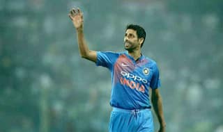 पाकिस्तान के खिलाफ फंसा था मैच और आशीष नेहरा ने सौरव गांगुली से कहा, 'दादा, डरो मत'