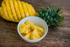 pineapple peel ke fayde: अनानास के साथ ही इसका छिलका भी होता है सेहत के लिए फायदेमंद, इन समस्याओं से मिलता है छुटकारा