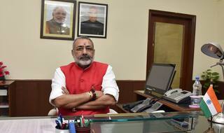 केंद्रीय मंत्री गिरिराज सिंह पर एफआईआर दर्ज, तेजस्वी ने किया नीतीश पर हमला