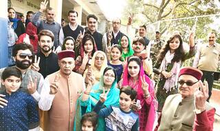 हिमाचल में बंपर वोटिंग, 74 फीसदी मतदान हुआ, 18 दिसंबर को होगी गिनती