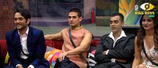 Bigg Boss 11 December 30 2017 LIVE Update: Vikas Gupta Explains His Cry Baby Attitude In Detail