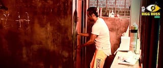 Bigg Boss 11 December 22 2017 LIVE Update: Luv Tyagi Miffed With Hina Khan's 'Not Interested In Captaincy' Drama