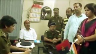 Watch: '5 Saal Bahot Chal Gayi, ab Nahi Chalegi'- When a UP Cop Told Samajwadi Leader to Stay Within Limits