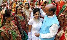 Surat Diamond Merchant Mahesh Savani Funds Wedding of 251 Fatherless Brides