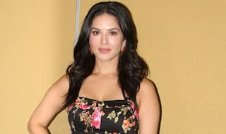 बेटी को लेकर इमोशनल हुईं सनी लियोनी, ट्विटर पर शेयर की खास तस्वीर