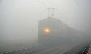 दिल्ली में सुबह हल्का कोहरा, 11 रेलगाड़ियां रद्द