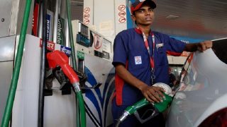 Petrol Price Slashed by a Paisa, Diesel Rate Sees Slight Decrease Two Days After Union Budget 2018