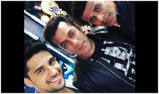 Sidharth Malhotra, Manoj Bajpayee Visit The Sets Of Bigg Boss 11 To Promote Aiyaary - View Pic
