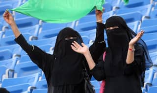 पहली बार फुटबाल मैच देखने स्टेडियम जाएंगी सउदी महिलायें