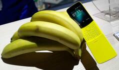 Nokia Brings Back Famous 8100 'Banana' Phone at MWC 2018; Twitterati Can't Keep Calm