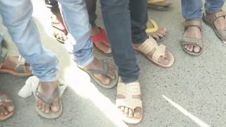 Bihar Students Arrive at Examination Centres in Slippers as BSEB Bars Them From Wearing Socks and Shoes