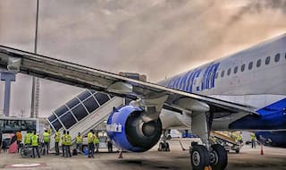 दिल्ली में गो एयर के विमान की इमरजेंसी लैंडिंग, यात्री सुरक्षित