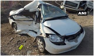 महाराष्ट्र: टायर फटने से पास खड़ी हौंडा सिटी से भिड़ी बोलेरो, 5 की मौत, 7 घायल